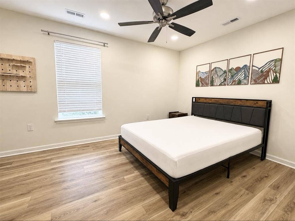 Furnished Queen Room w/Private Bath