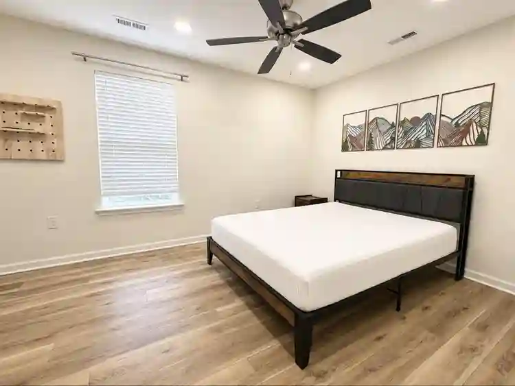 Furnished Queen Room w/Private Bath