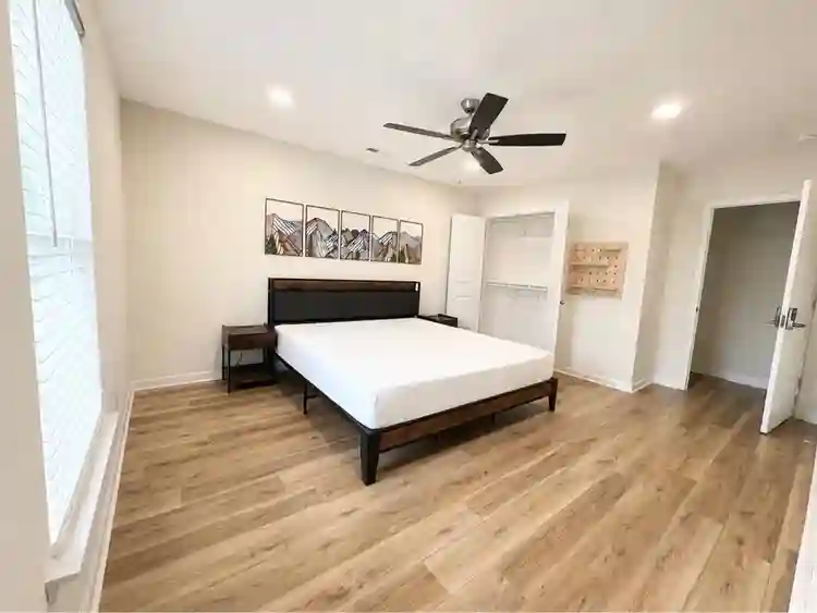 Furnished King Room w/Private Bath
