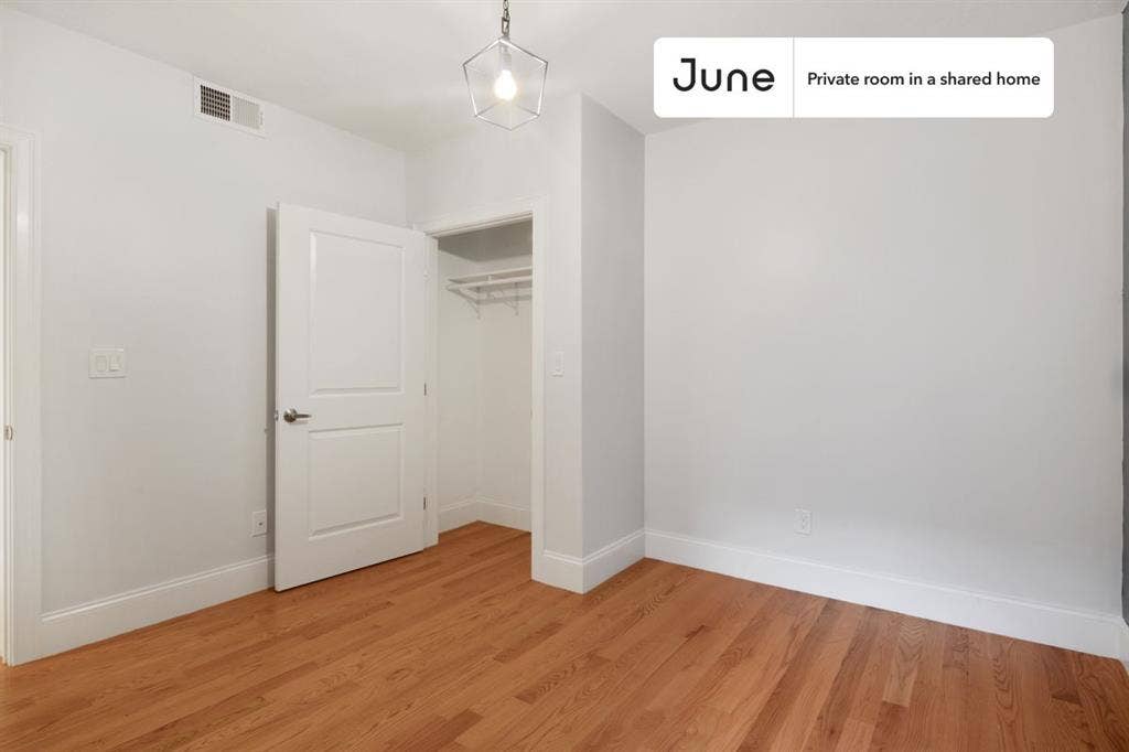 5 BR in Boston