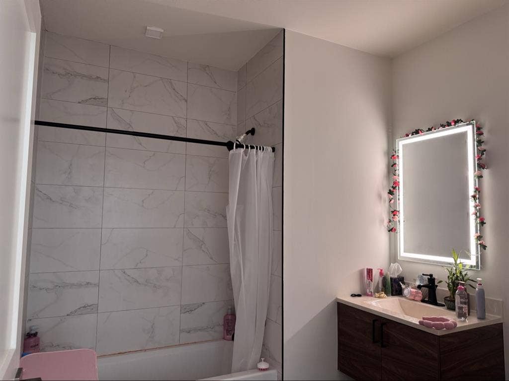 Looking for a roommate