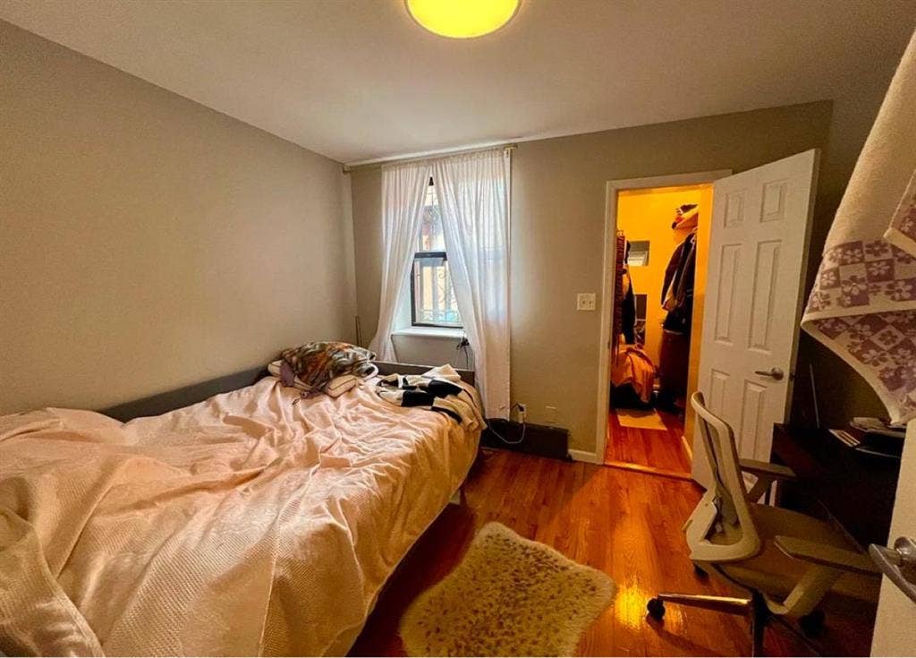 Spacious Studio Apartment, FCFS