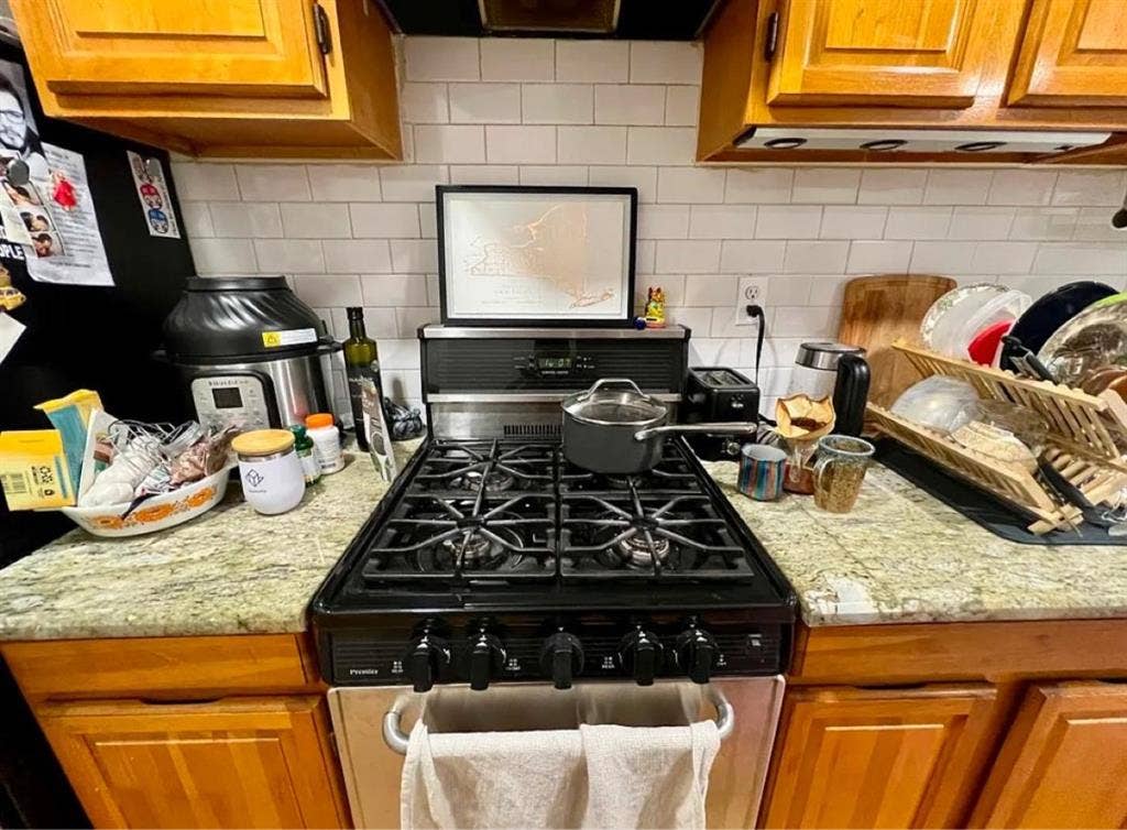 Spacious Studio Apartment, FCFS