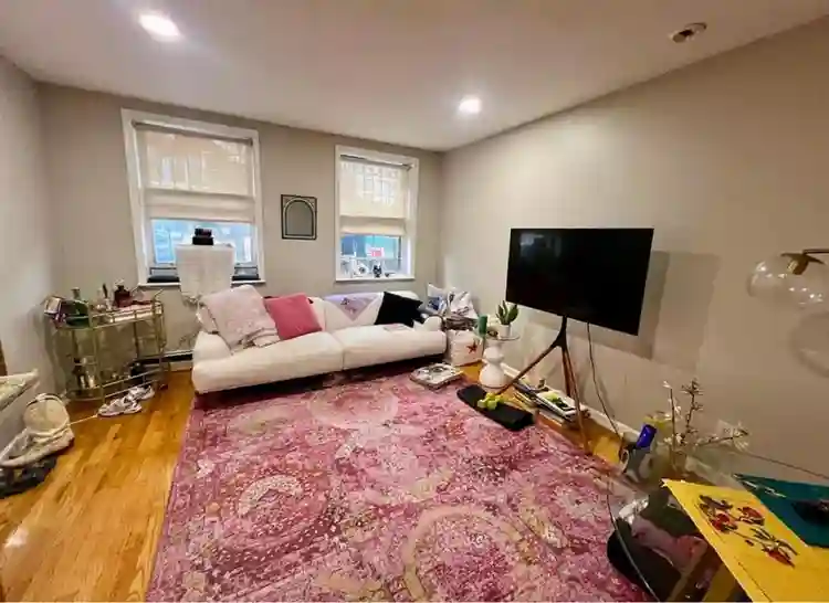 Spacious Studio Apartment, FCFS