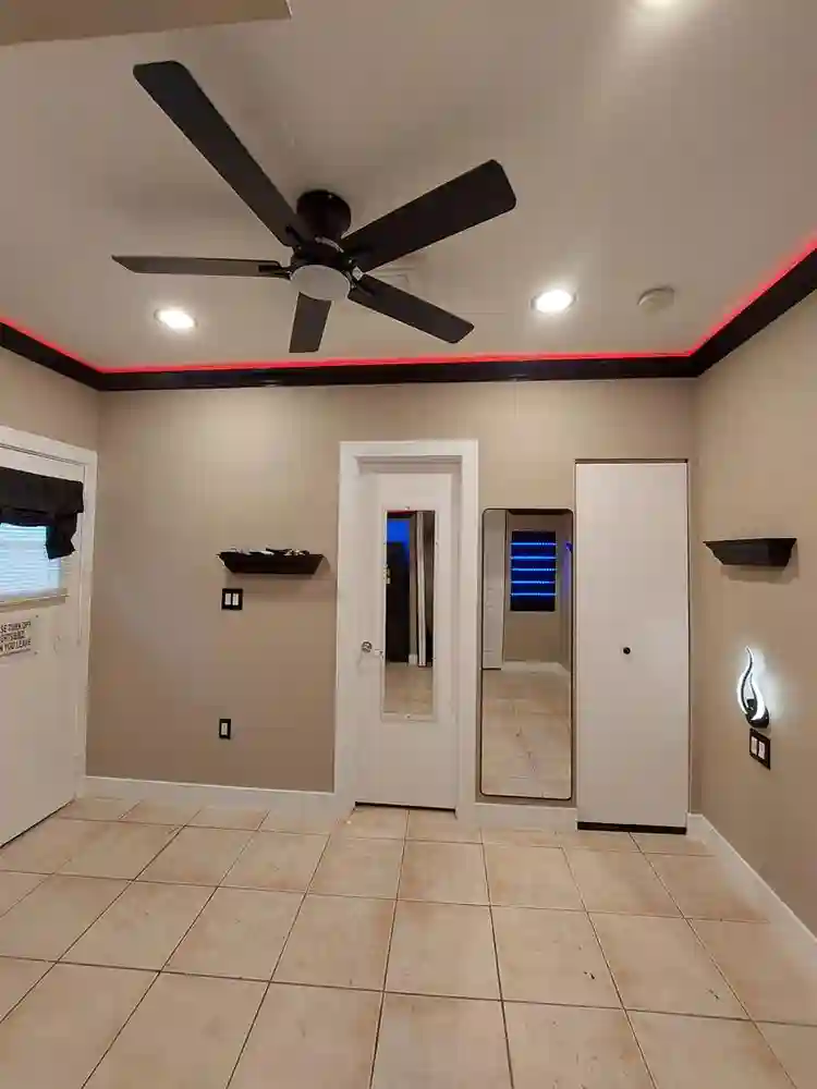 ROOM WITH PRIVATE ENTRANCE & BATH