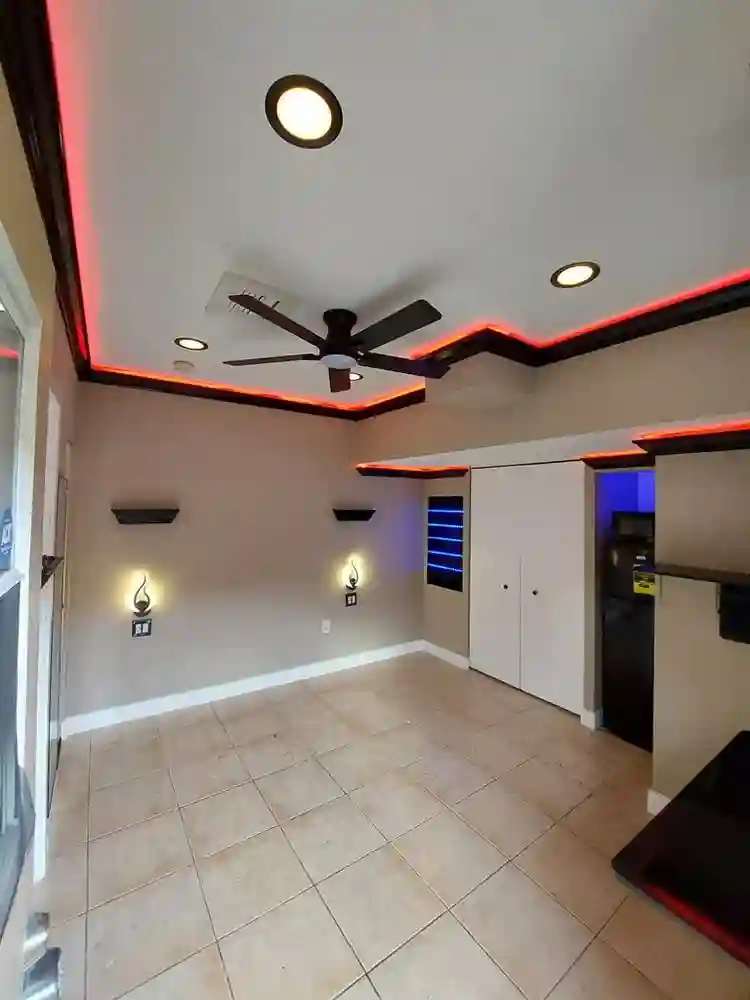 ROOM WITH PRIVATE ENTRANCE & BATH