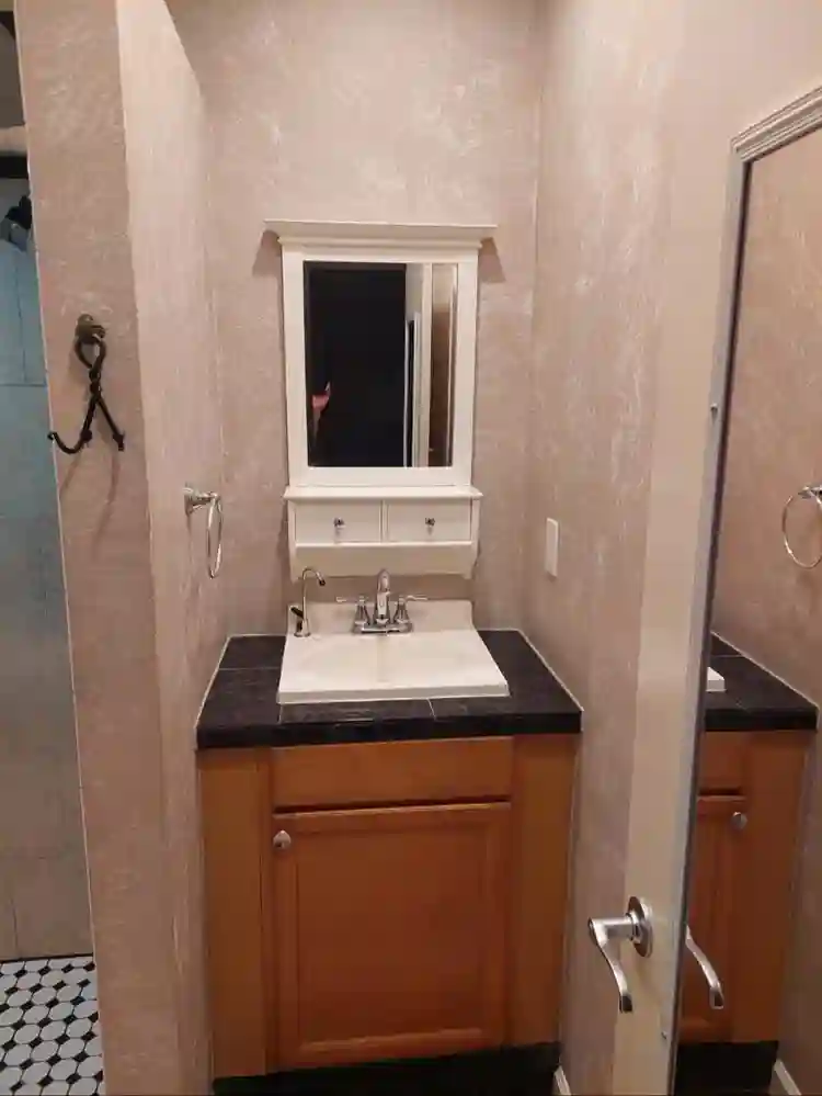 ROOM WITH PRIVATE ENTRANCE & BATH