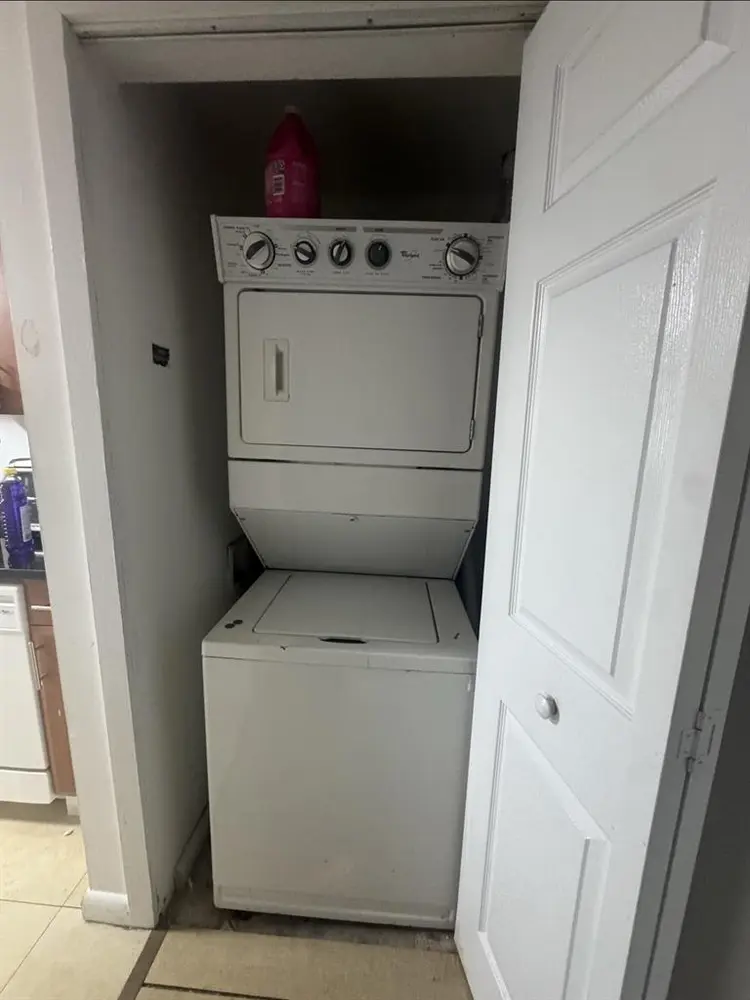 Spacious private room in Brickell
