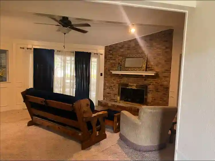 600 USD Furnished, Ut. Included