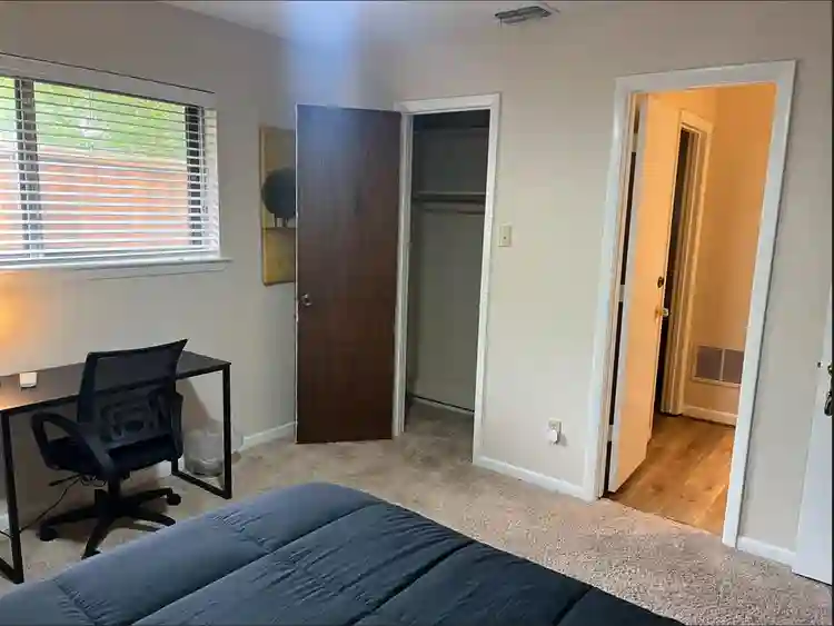 600 USD Furnished, Ut. Included