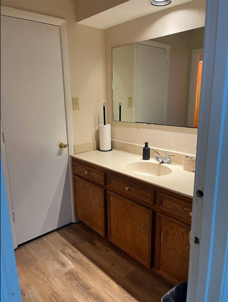600 USD Furnished, Ut. Included