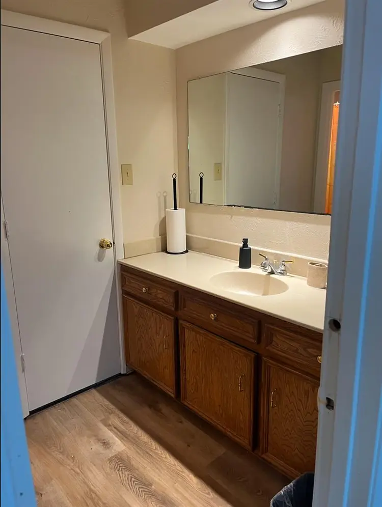 600 USD Furnished, Ut. Included