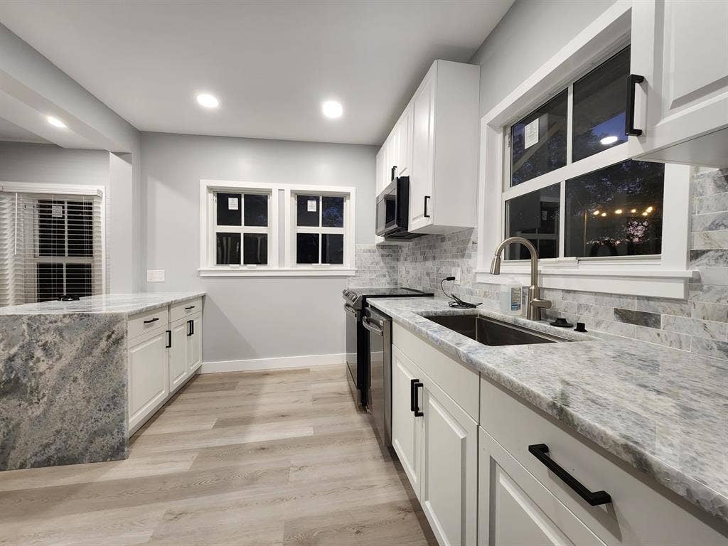 Private room 4 rent in DWN TWN FTL