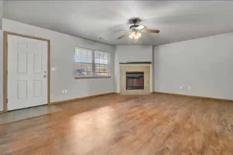 Private Room Available in West Faye