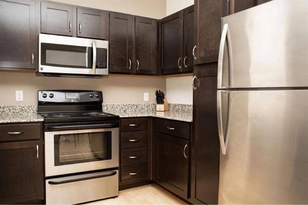 Whole unit sublet available now!