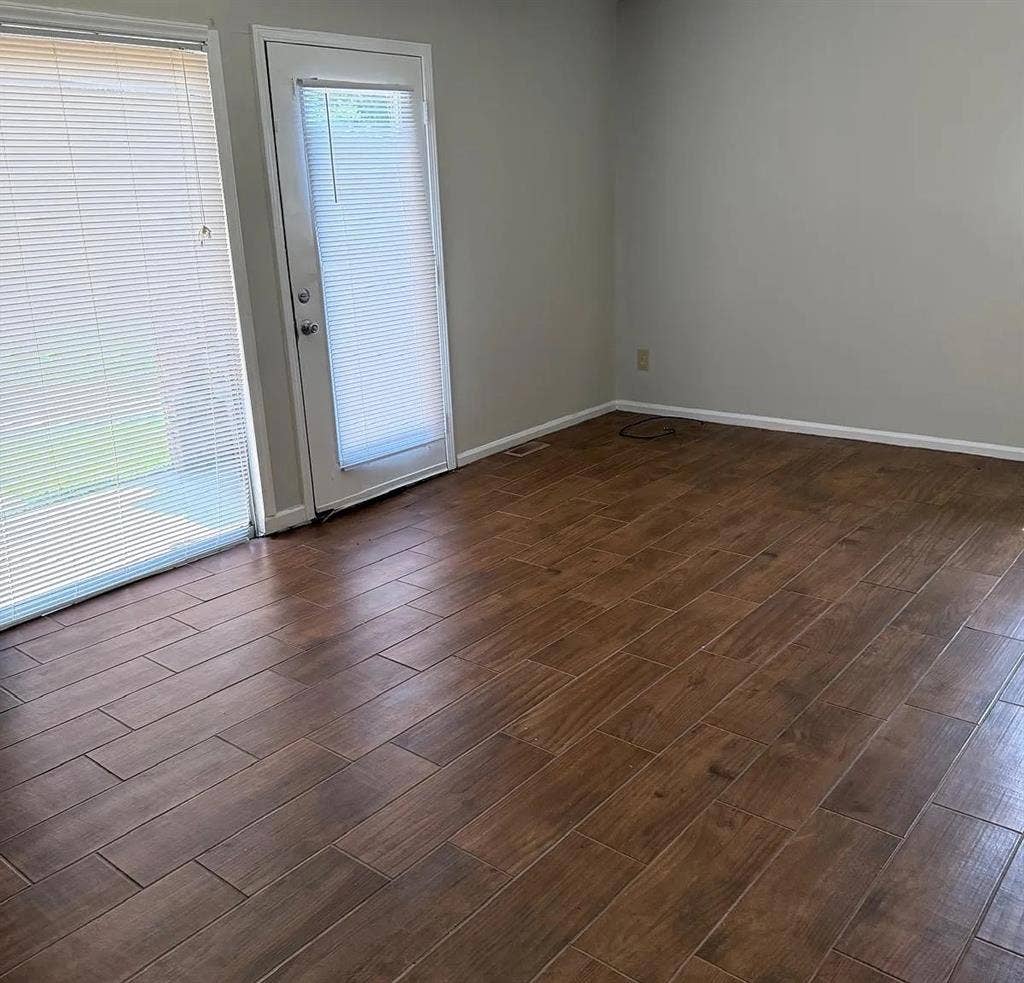 3 BR in Burlington