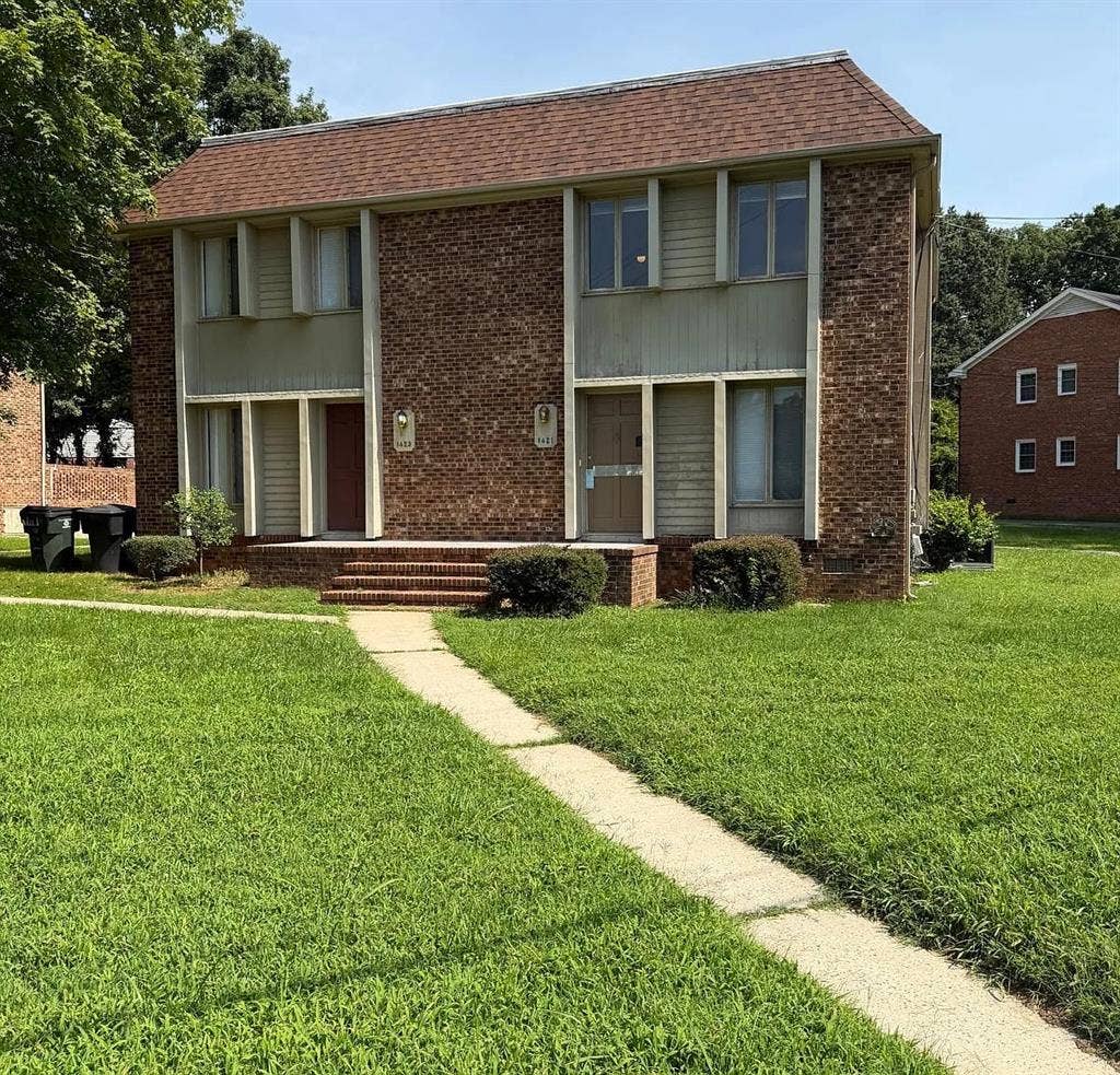 3 BR in Burlington