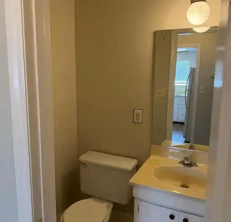 3 BR in Burlington