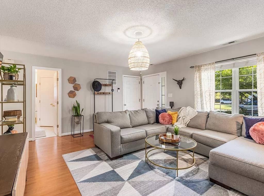4 BR in Durham