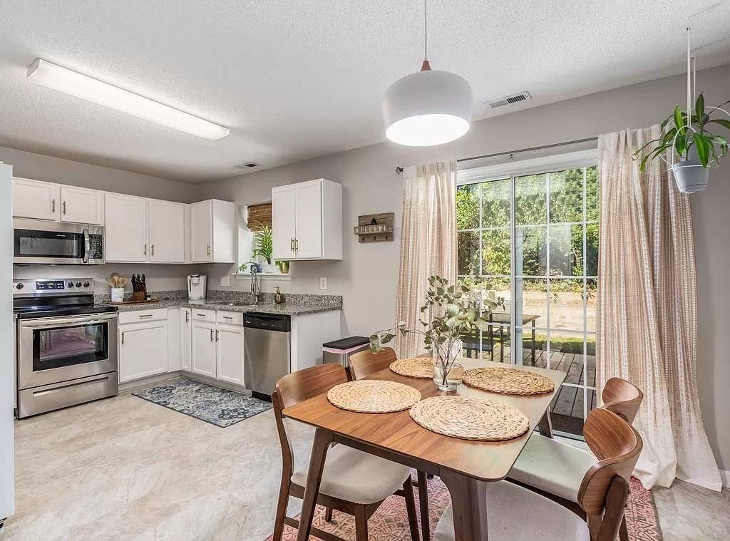 4 BR in Durham