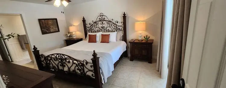 Primary large room with bathroom