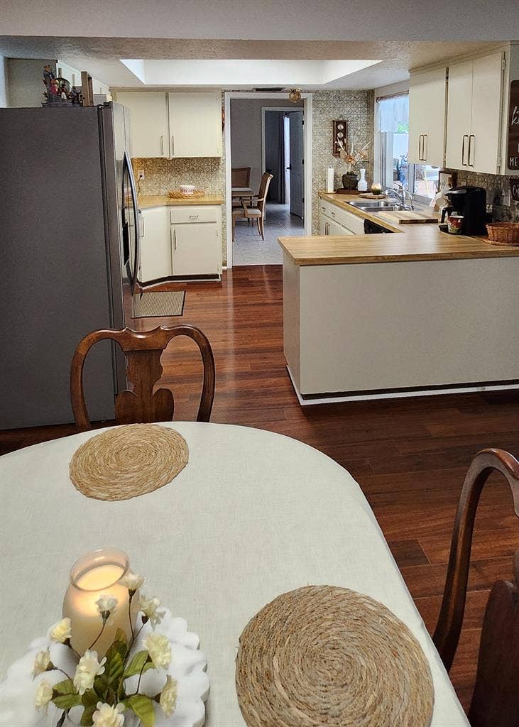 Primary large room with bathroom