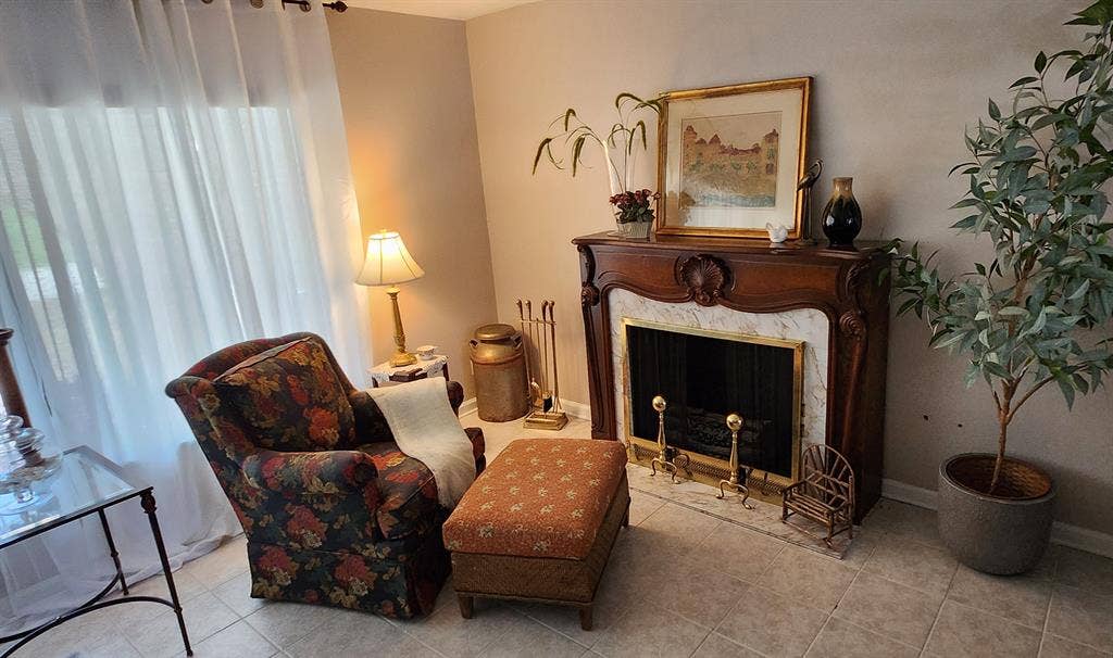 Primary large room with bathroom