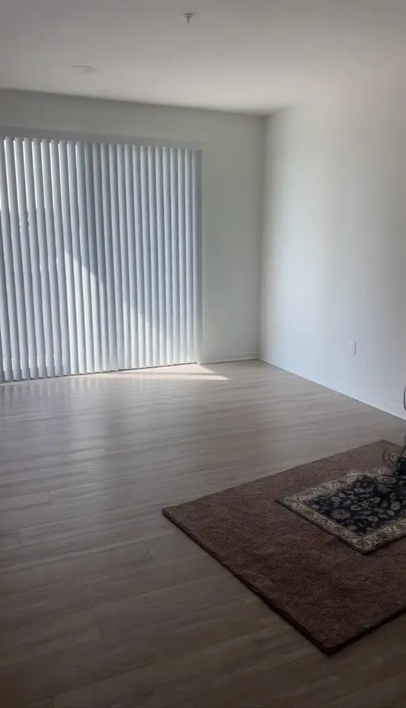 Looking for a roommate!