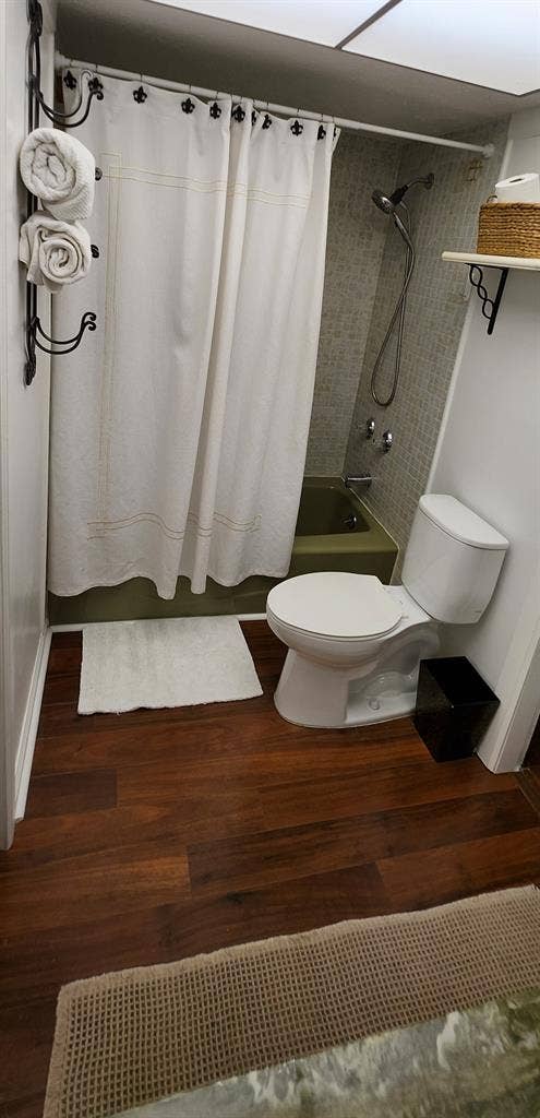 Private room with bathroom