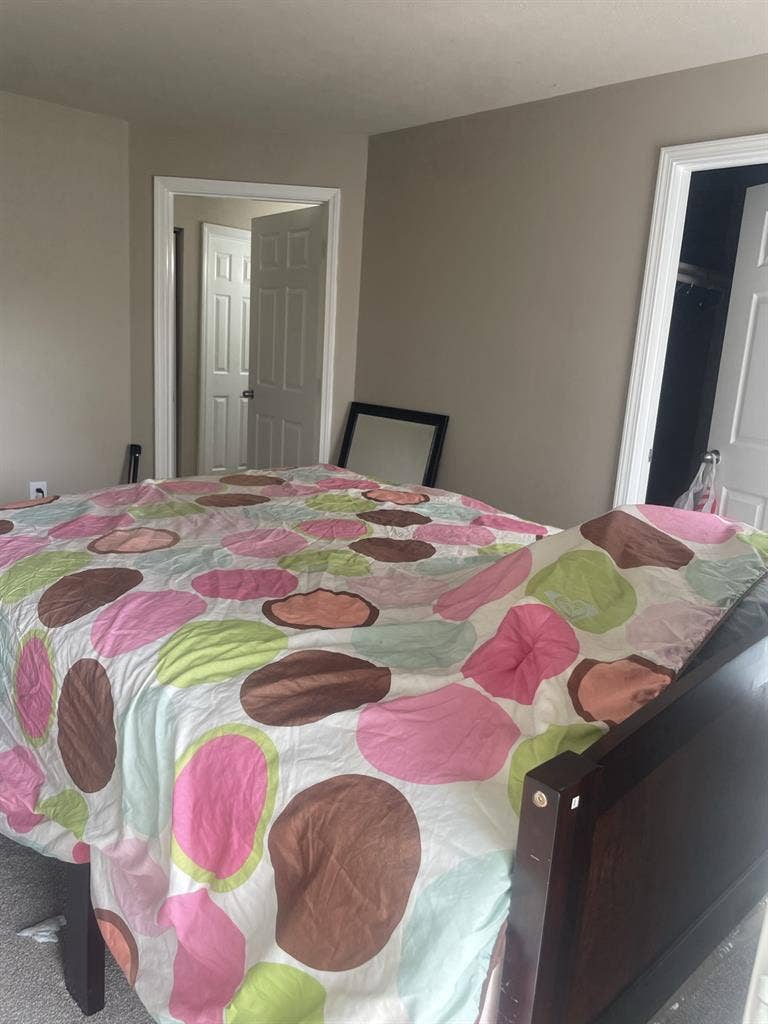 Garage, washer & dryer included