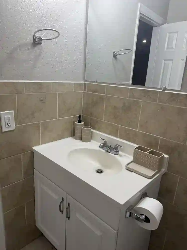 Private Room for Rent (Miami)