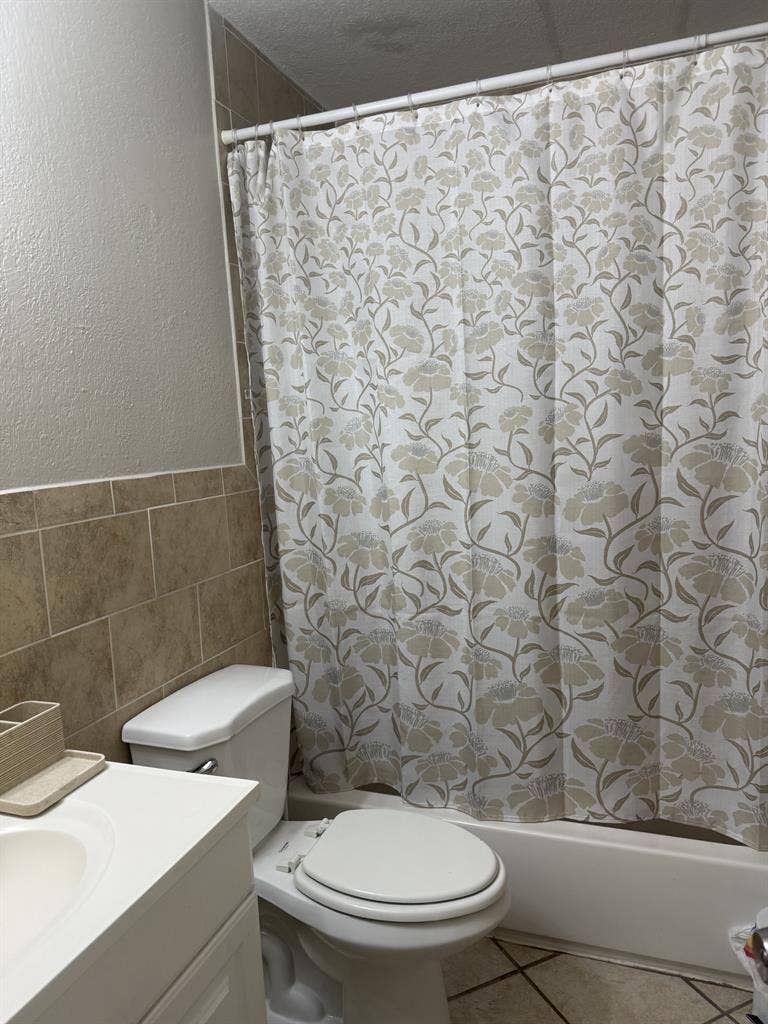 Private Room for Rent (Miami)