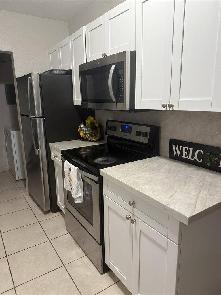 Private Room for Rent (Miami)