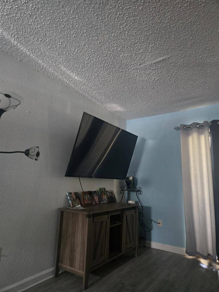Room for rent 800.00 per month