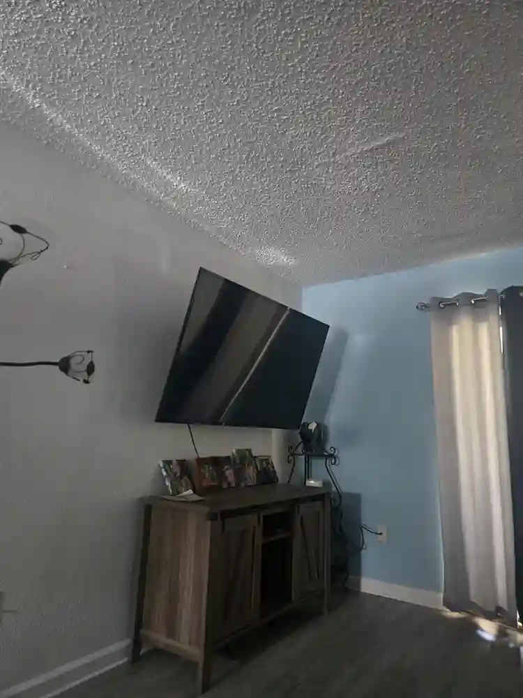 Room for rent 800.00 per month