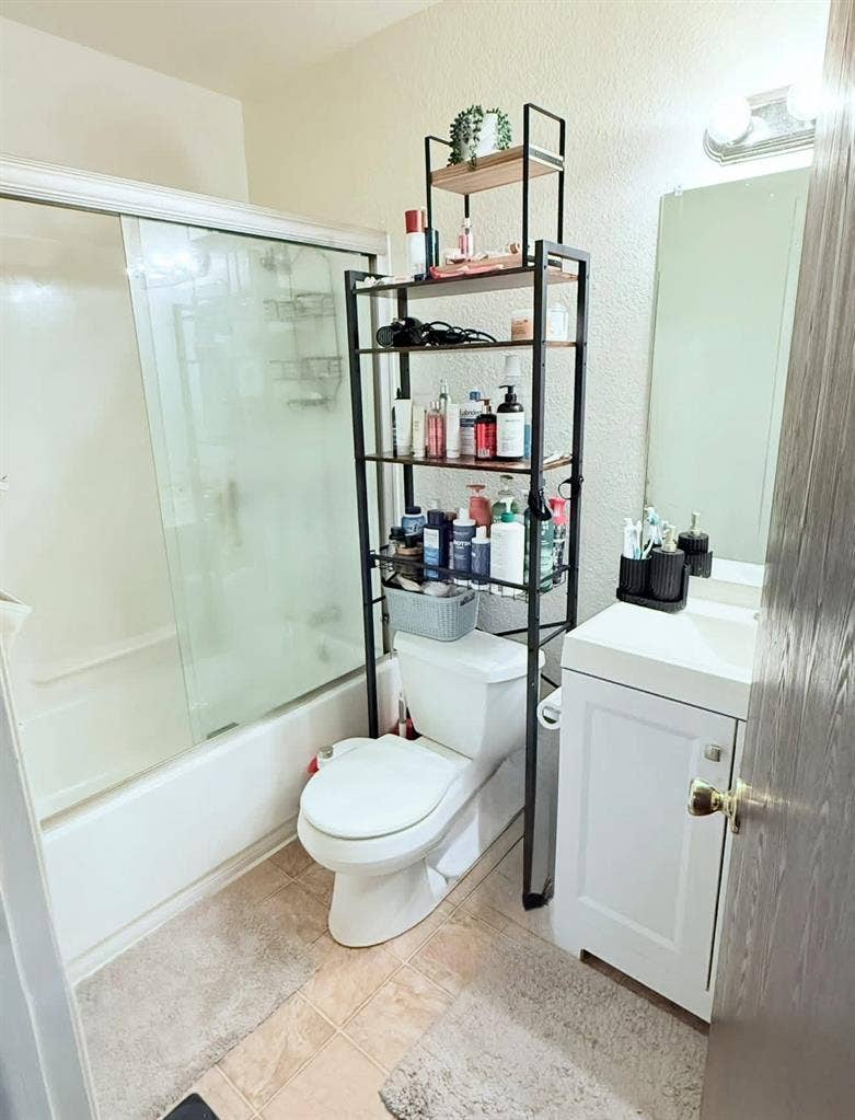 $850 furnished room all included