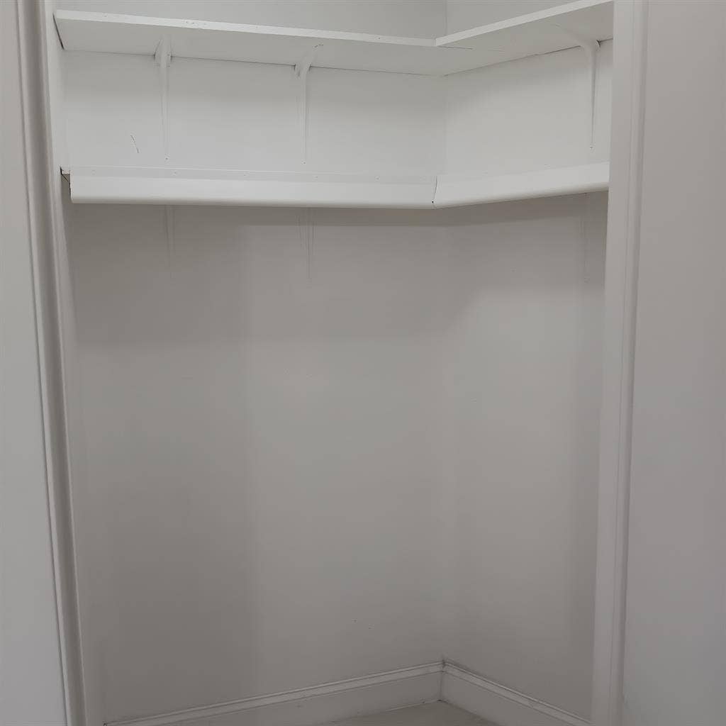 Master bedroom for rent