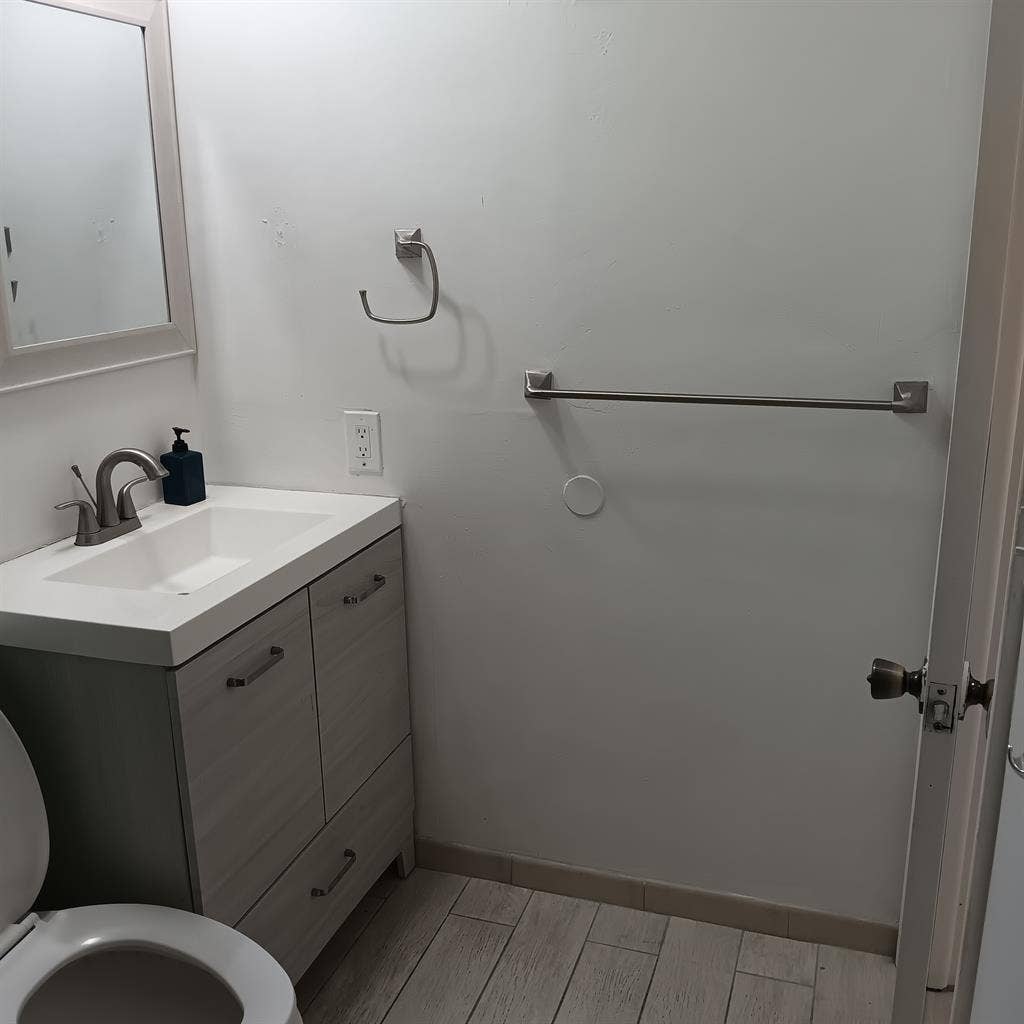 Master bedroom for rent
