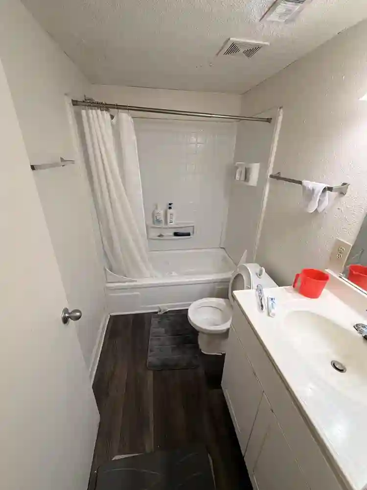 Private Room Available($527/month)