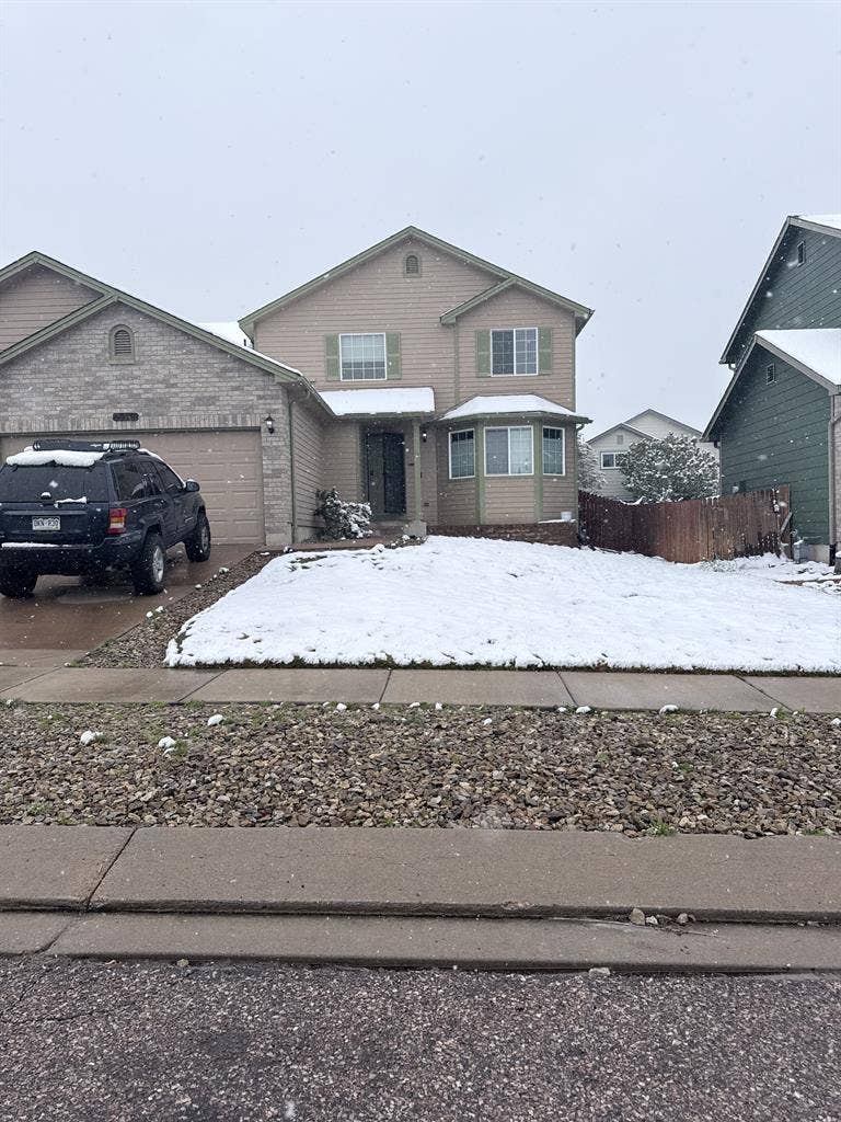 1-2 rooms available immediately.