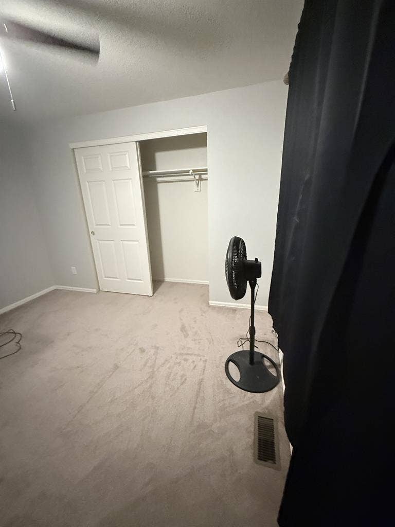 1-2 rooms available immediately.