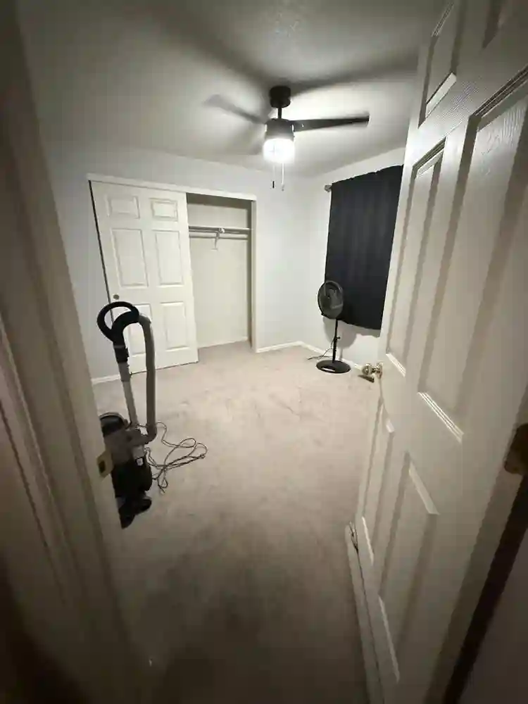 1-2 rooms available immediately.