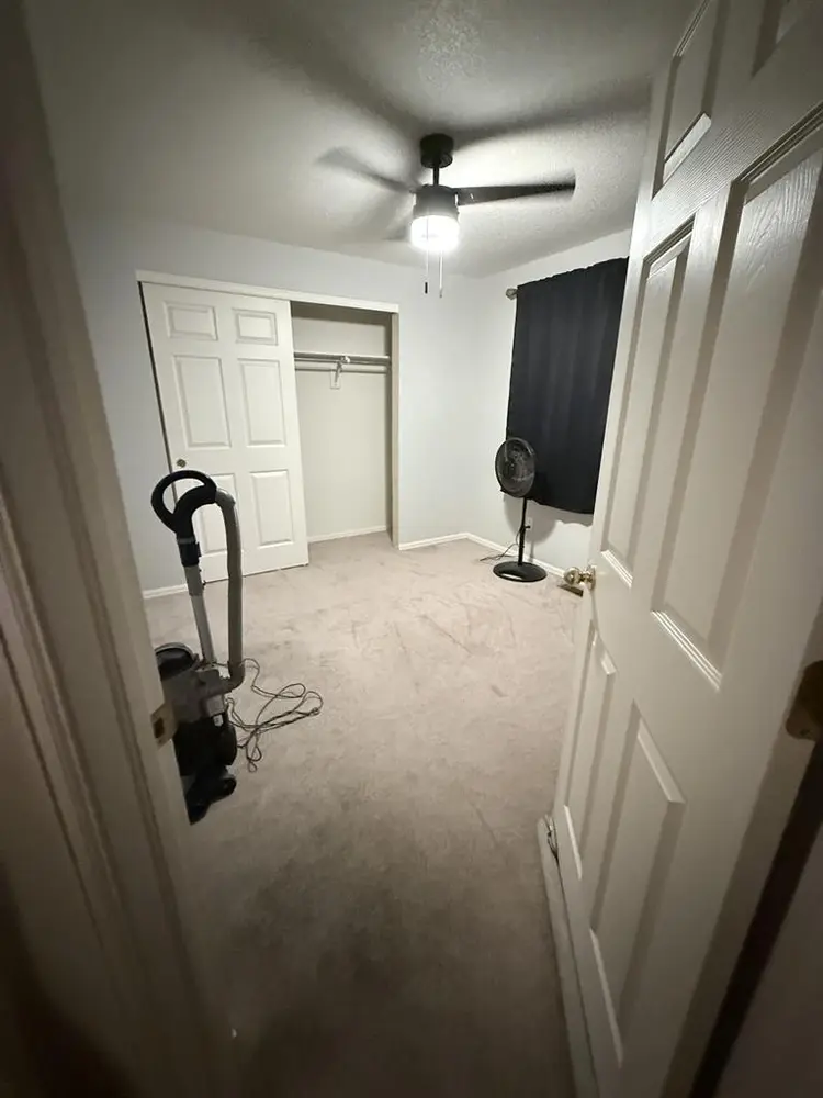 1-2 rooms available immediately.