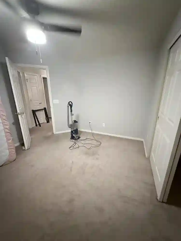 1-2 rooms available immediately.
