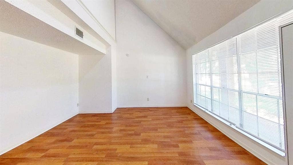 1 BR in Arlington