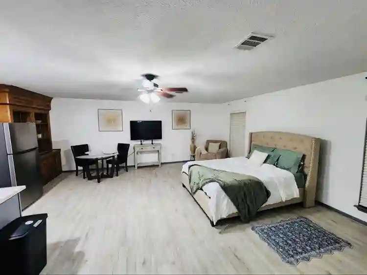 Studio apartment West Houston
