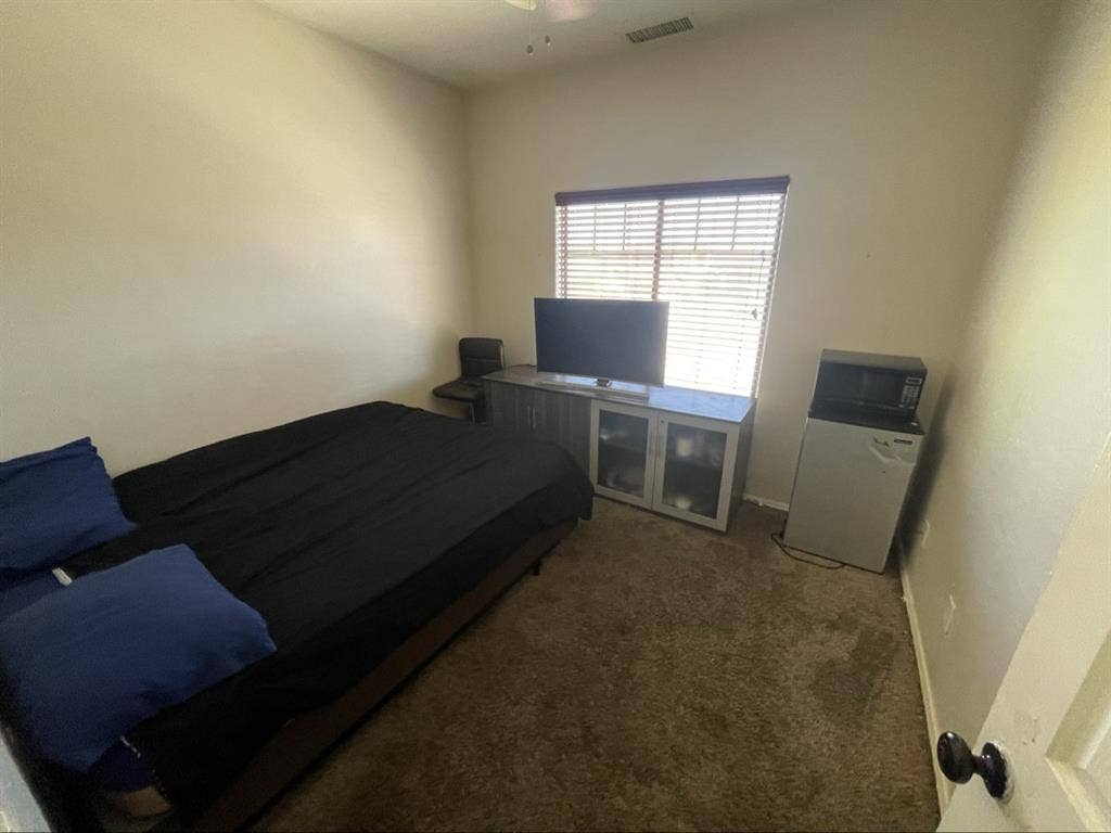 Room ready no utility bill s Phx