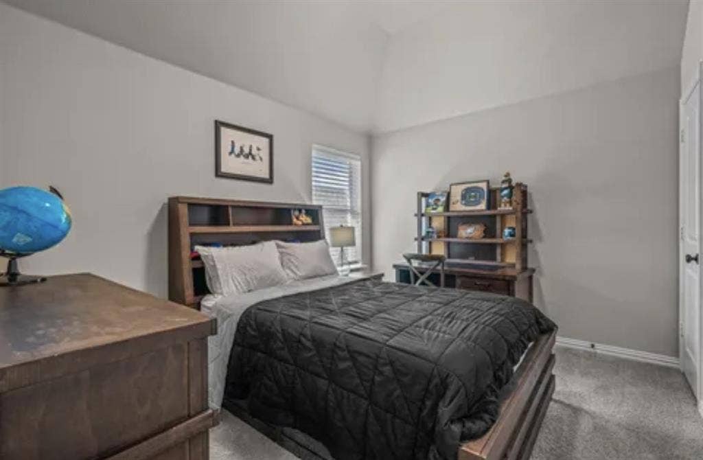 Furnished Room in Clean & Peaceful.