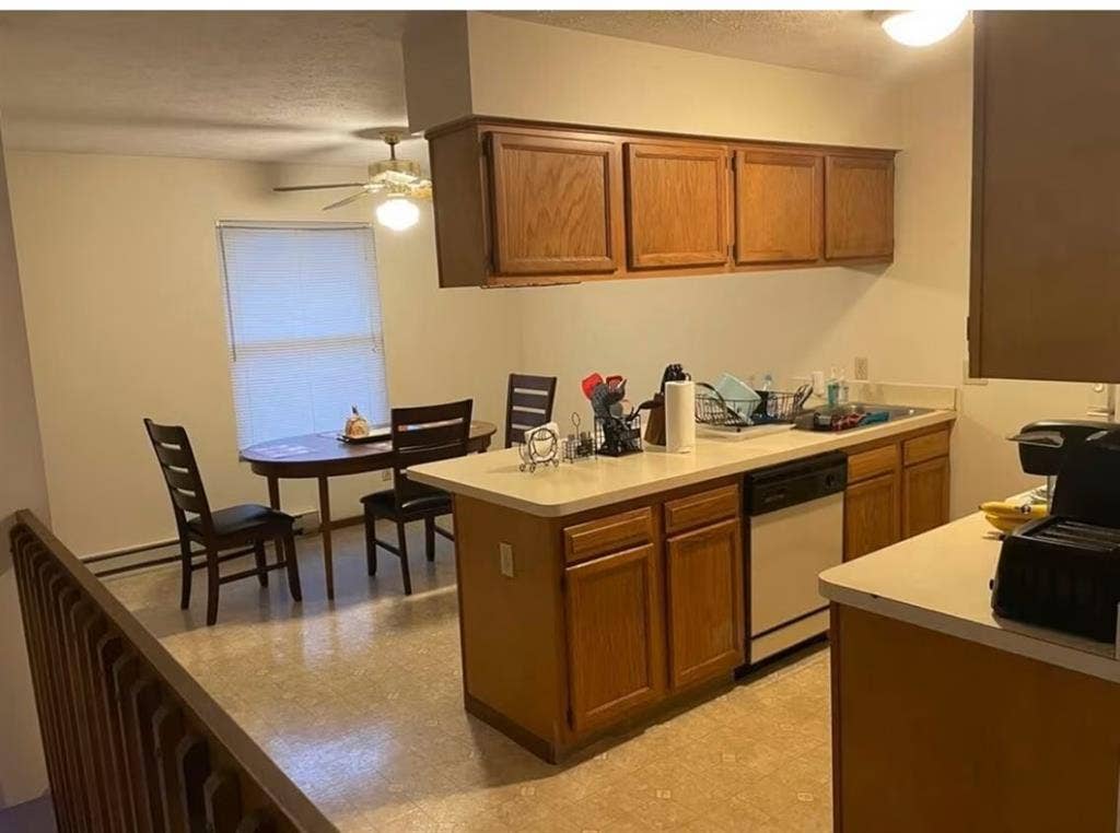Lease takover! 1 roomate already!