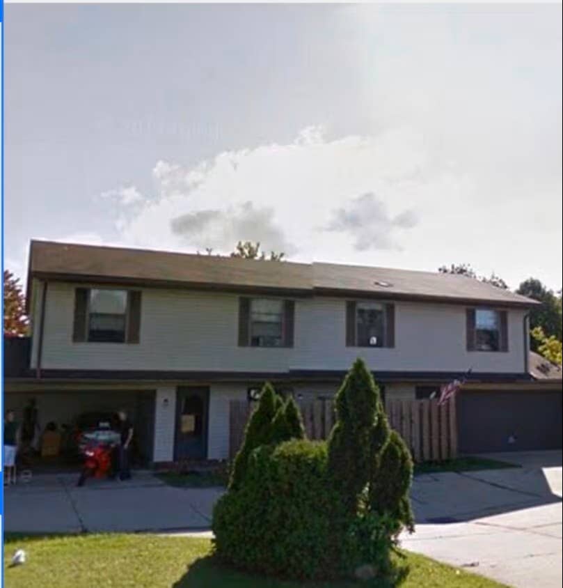 Lease takover! 1 roomate already!